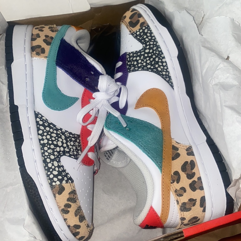 Nike Womens dunk low “Safari”